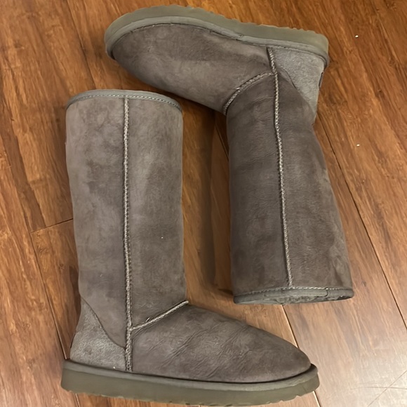 Uggs boots Gray tall, classic suede leather  size 7 - Picture 3 of 8